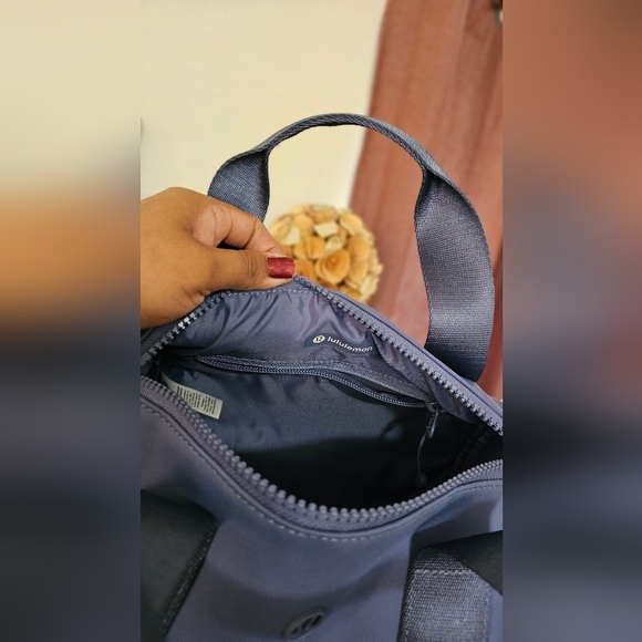 Lululemon Mini Barrel Bag - Picture 8 of 10